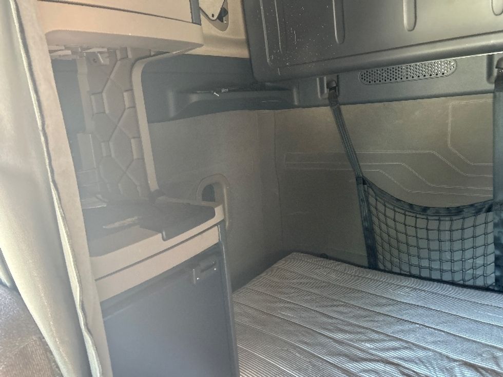 Sleeper Tractor-Heavy Duty Tractors-Freightliner-2020-Cascadia 12564ST-Dallas-TX-409,328\n\t\tmiles-$ 70,000 - Image 18