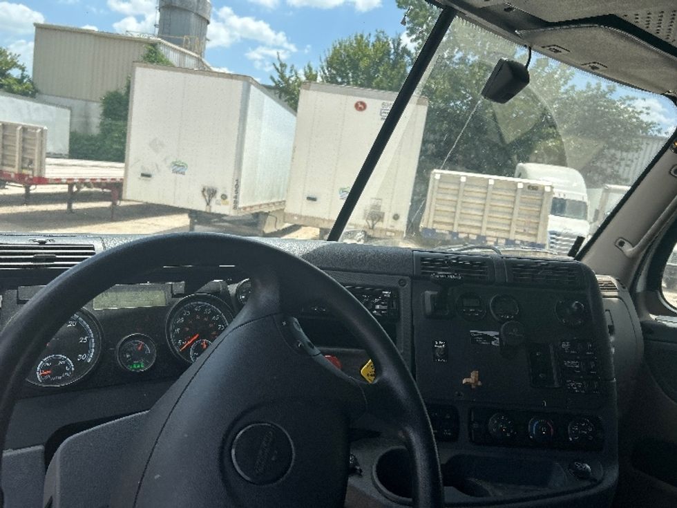 Sleeper Tractor-Heavy Duty Tractors-Freightliner-2020-Cascadia 12564ST-Dallas-TX-450,279\n\t\tmiles-$ 67,250 - Image 10