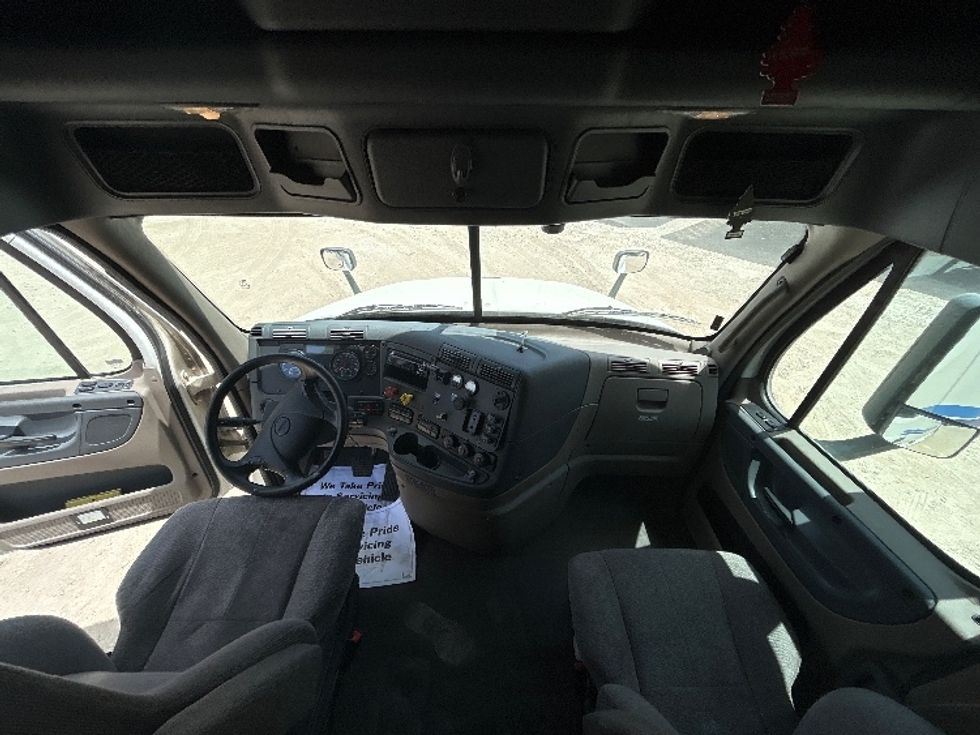 Sleeper Tractor-Heavy Duty Tractors-Freightliner-2020-Cascadia 12564ST-Dallas-TX-450,279\n\t\tmiles-$ 67,250 - Image 12