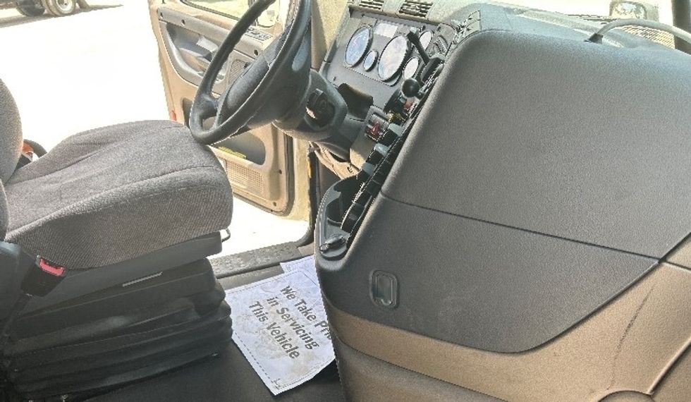 Sleeper Tractor-Heavy Duty Tractors-Freightliner-2020-Cascadia 12564ST-Dallas-TX-450,279\n\t\tmiles-$ 67,250 - Image 15