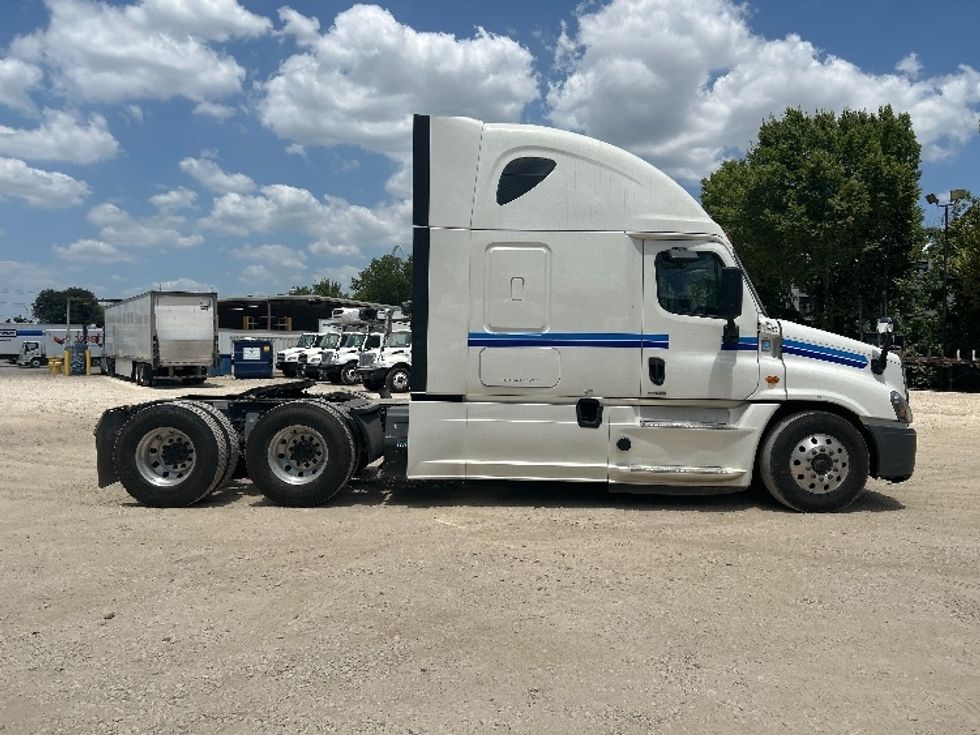 Sleeper Tractor-Heavy Duty Tractors-Freightliner-2020-Cascadia 12564ST-Dallas-TX-450,279\n\t\tmiles-$ 67,250 - Image 8