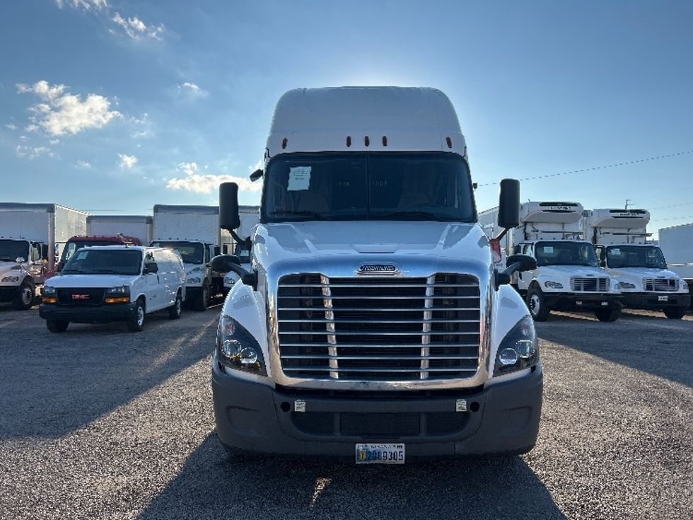 Sleeper Tractor-Heavy Duty Tractors-Freightliner-2020-Cascadia 12564ST-Dallas-TX-456,754\n\t\tmiles-$ 66,750 - Image 2