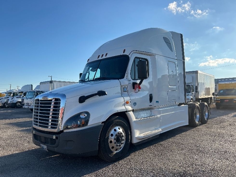 Sleeper Tractor-Heavy Duty Tractors-Freightliner-2020-Cascadia 12564ST-Dallas-TX-456,754\n\t\tmiles-$ 66,750 - Image 3
