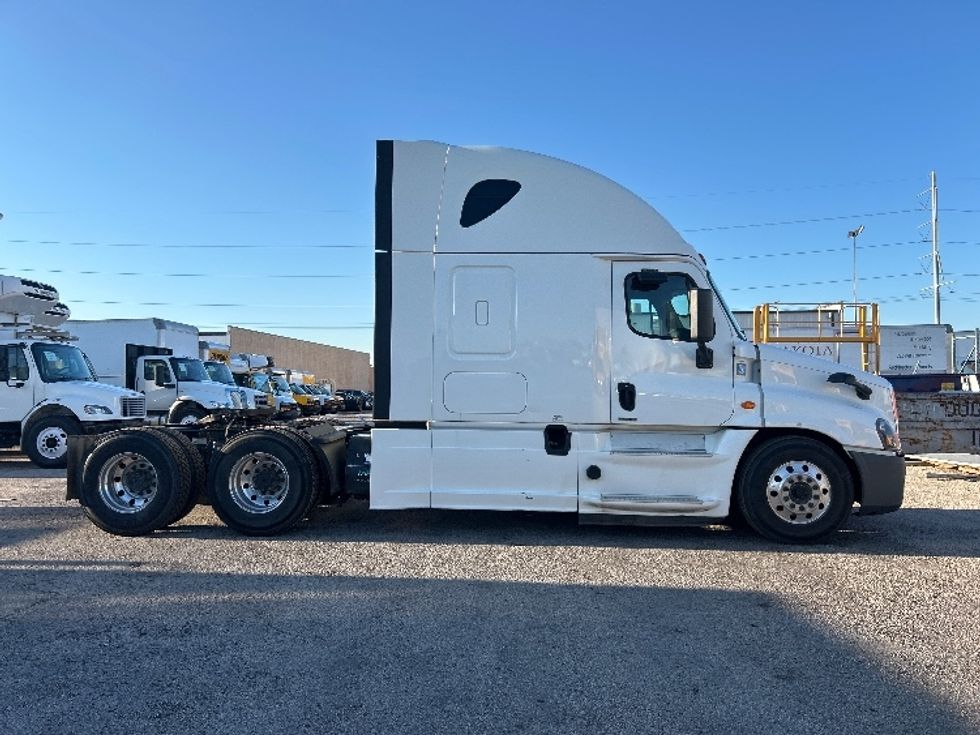 Sleeper Tractor-Heavy Duty Tractors-Freightliner-2020-Cascadia 12564ST-Dallas-TX-456,754\n\t\tmiles-$ 66,750 - Image 8