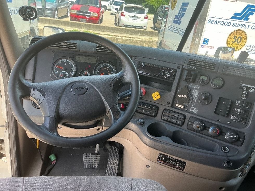 Sleeper Tractor-Heavy Duty Tractors-Freightliner-2020-Cascadia 12564ST-Dallas-TX-459,623\n\t\tmiles-$ 66,750 - Image 11