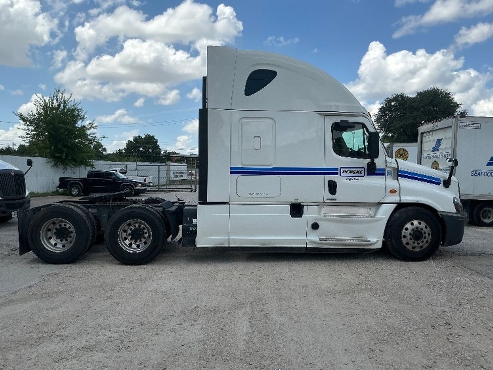 Sleeper Tractor-Heavy Duty Tractors-Freightliner-2020-Cascadia 12564ST-Dallas-TX-459,623\n\t\tmiles-$ 66,750 - Image 8