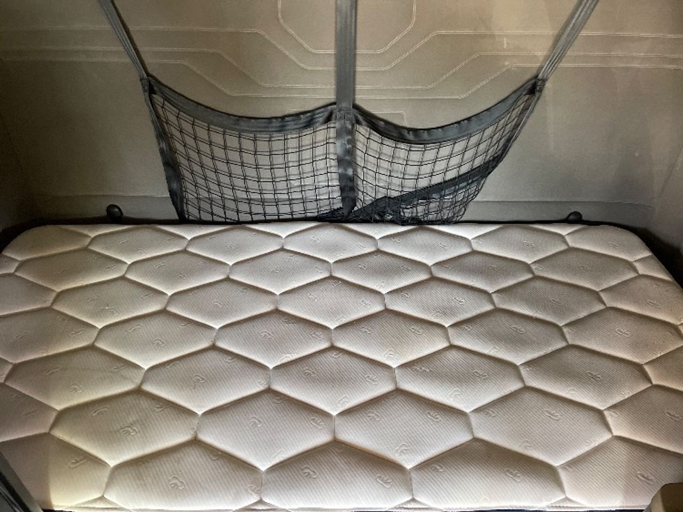 Sleeper Tractor-Heavy Duty Tractors-Freightliner-2020-Cascadia 12564ST-Dallas-TX-461,177\n\t\tmiles-$ 66,500 - Image 17