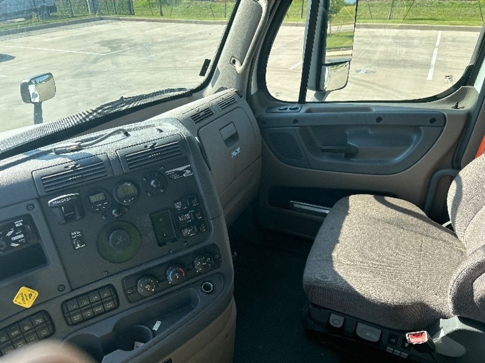 Sleeper Tractor-Heavy Duty Tractors-Freightliner-2020-Cascadia 12564ST-Dallas-TX-469,187\n\t\tmiles-$ 64,750 - Image 10