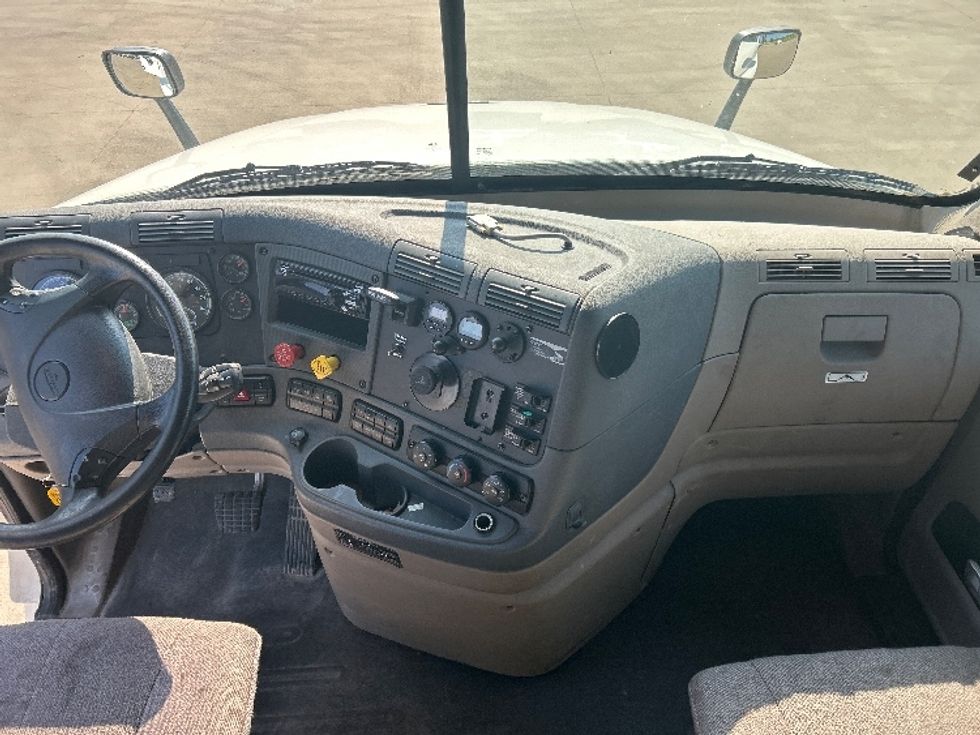 Sleeper Tractor-Heavy Duty Tractors-Freightliner-2020-Cascadia 12564ST-Dallas-TX-469,187\n\t\tmiles-$ 64,750 - Image 12