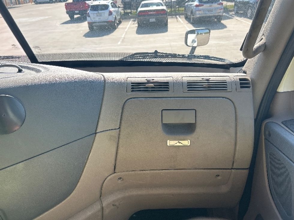 Sleeper Tractor-Heavy Duty Tractors-Freightliner-2020-Cascadia 12564ST-Dallas-TX-469,187\n\t\tmiles-$ 64,750 - Image 14