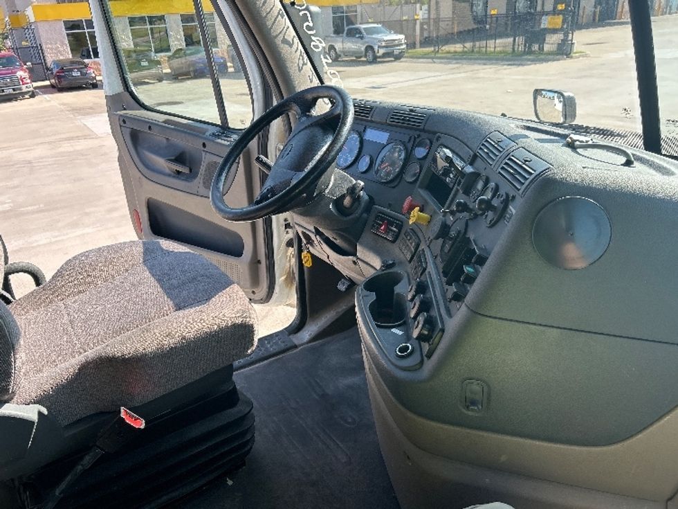 Sleeper Tractor-Heavy Duty Tractors-Freightliner-2020-Cascadia 12564ST-Dallas-TX-469,187\n\t\tmiles-$ 64,750 - Image 15