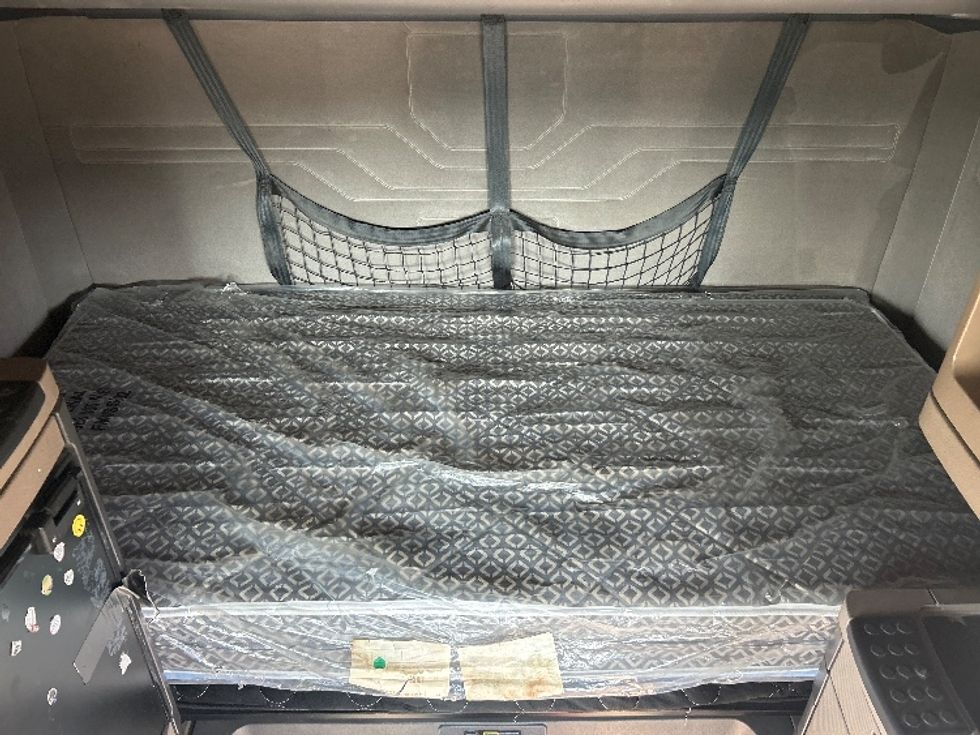 Sleeper Tractor-Heavy Duty Tractors-Freightliner-2020-Cascadia 12564ST-Dallas-TX-469,187\n\t\tmiles-$ 64,750 - Image 16