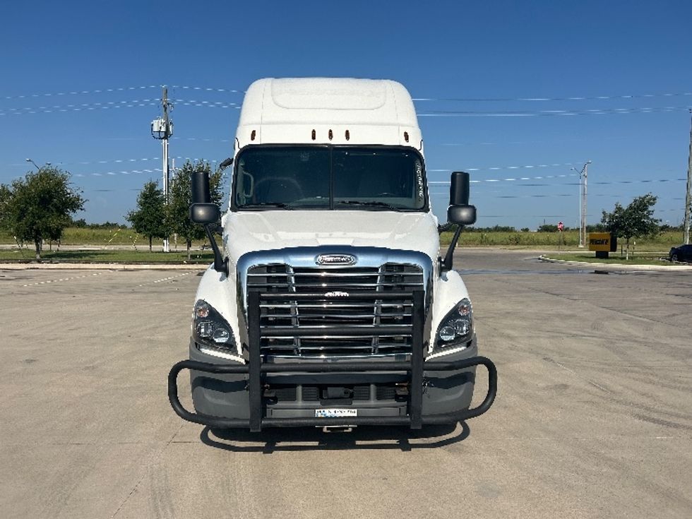 Sleeper Tractor-Heavy Duty Tractors-Freightliner-2020-Cascadia 12564ST-Dallas-TX-469,187\n\t\tmiles-$ 64,750 - Image 2