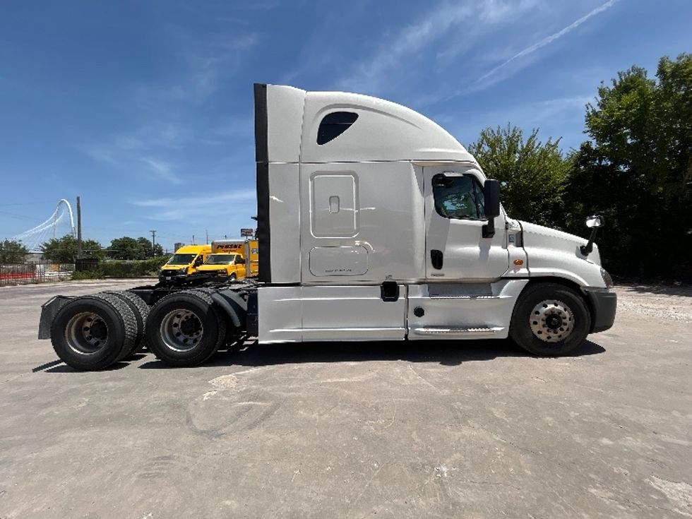 Sleeper Tractor-Heavy Duty Tractors-Freightliner-2020-Cascadia 12564ST-Dallas-TX-477,347\n\t\tmiles-$ 65,250 - Image 8