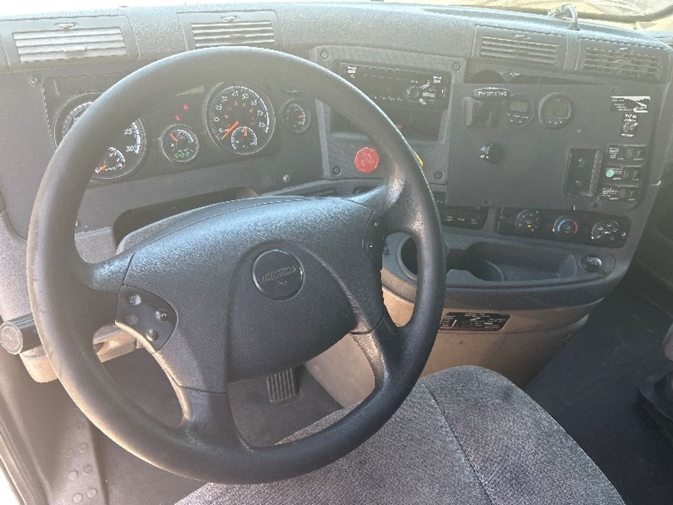 Sleeper Tractor-Heavy Duty Tractors-Freightliner-2020-Cascadia 12564ST-Dallas-TX-552,135\n\t\tmiles-$ 58,750 - Image 10