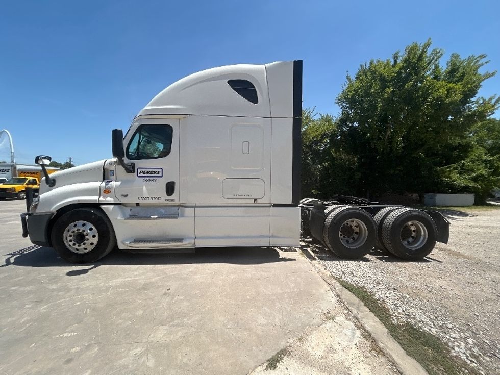 Sleeper Tractor-Heavy Duty Tractors-Freightliner-2020-Cascadia 12564ST-Dallas-TX-552,135\n\t\tmiles-$ 58,750 - Image 4