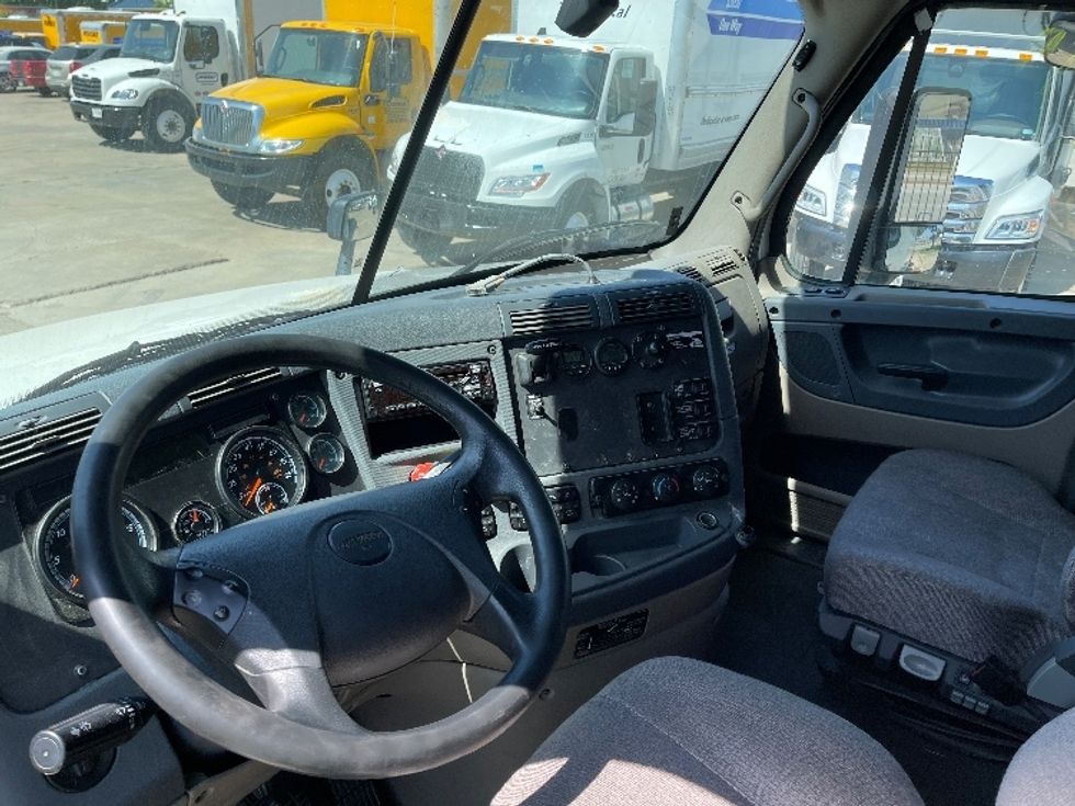 Sleeper Tractor-Heavy Duty Tractors-Freightliner-2020-Cascadia 12564ST-Dallas-TX-565,816\n\t\tmiles-$ 58,250 - Image 10