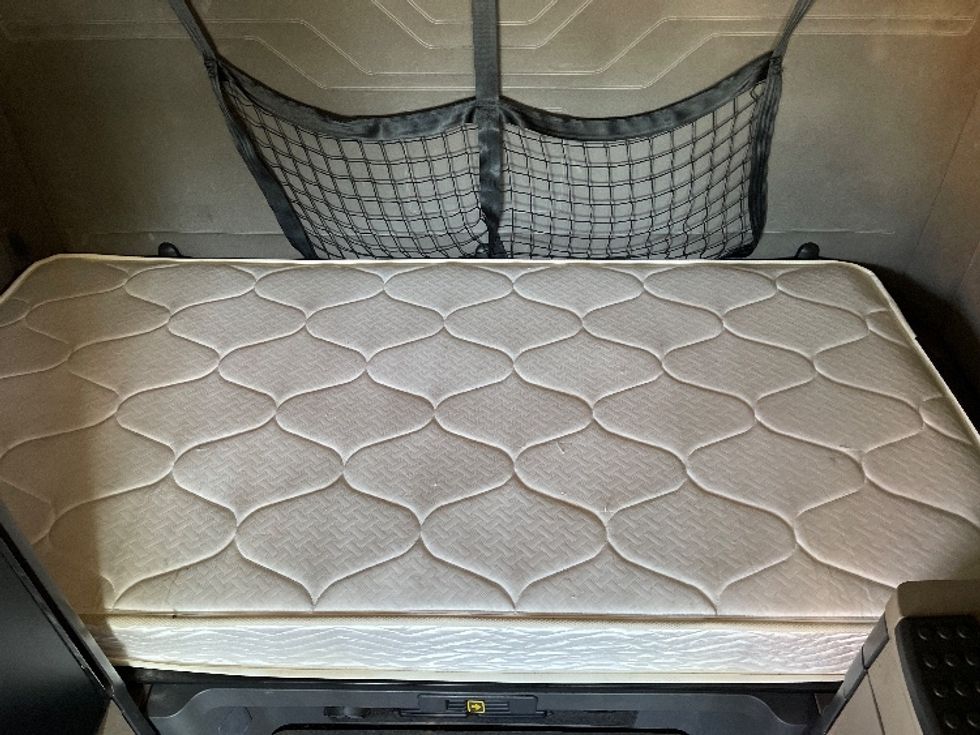 Sleeper Tractor-Heavy Duty Tractors-Freightliner-2020-Cascadia 12564ST-Dallas-TX-565,816\n\t\tmiles-$ 58,250 - Image 17