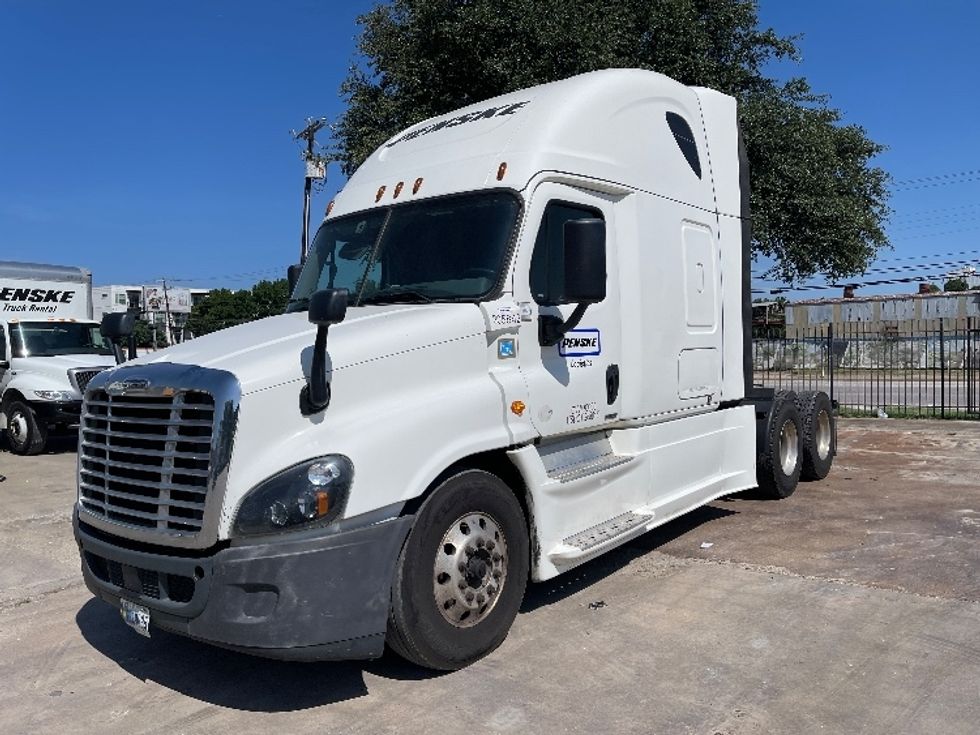 2020 Freightliner Cascadia 125" Sleeper Cab photo 3