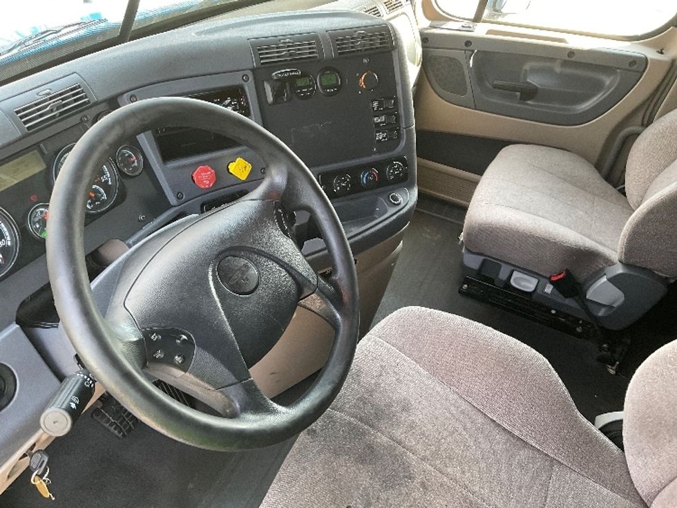 Sleeper Tractor-Heavy Duty Tractors-Freightliner-2020-Cascadia 12564ST-Dalton-GA-566,056\n\t\tmiles-$ 45,000 - Image 10