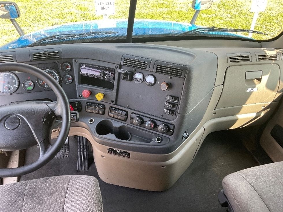 Sleeper Tractor-Heavy Duty Tractors-Freightliner-2020-Cascadia 12564ST-Dalton-GA-566,056\n\t\tmiles-$ 45,000 - Image 12