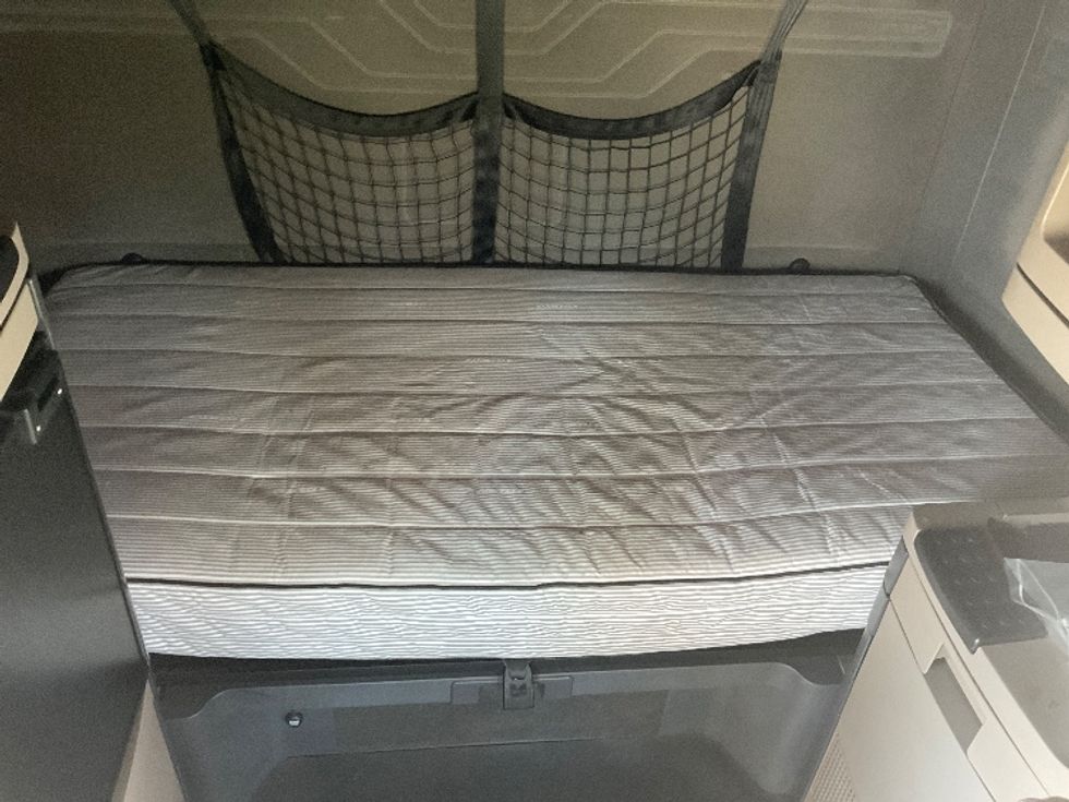 Sleeper Tractor-Heavy Duty Tractors-Freightliner-2020-Cascadia 12564ST-Dalton-GA-566,056\n\t\tmiles-$ 45,000 - Image 16