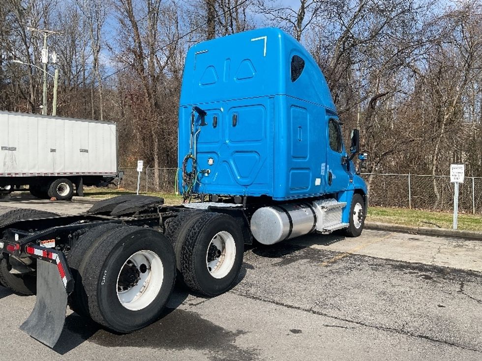 Sleeper Tractor-Heavy Duty Tractors-Freightliner-2020-Cascadia 12564ST-Dalton-GA-566,056\n\t\tmiles-$ 45,000 - Image 7