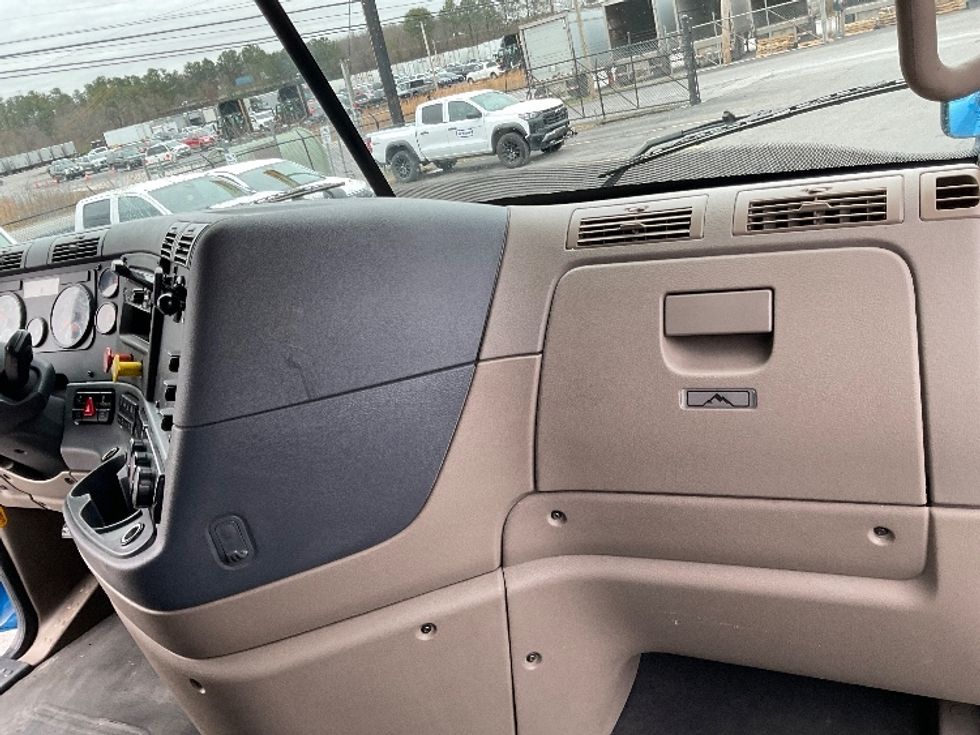 Sleeper Tractor-Heavy Duty Tractors-Freightliner-2020-Cascadia 12564ST-Dalton-GA-626,484\n\t\tmiles-$ 40,750 - Image 14