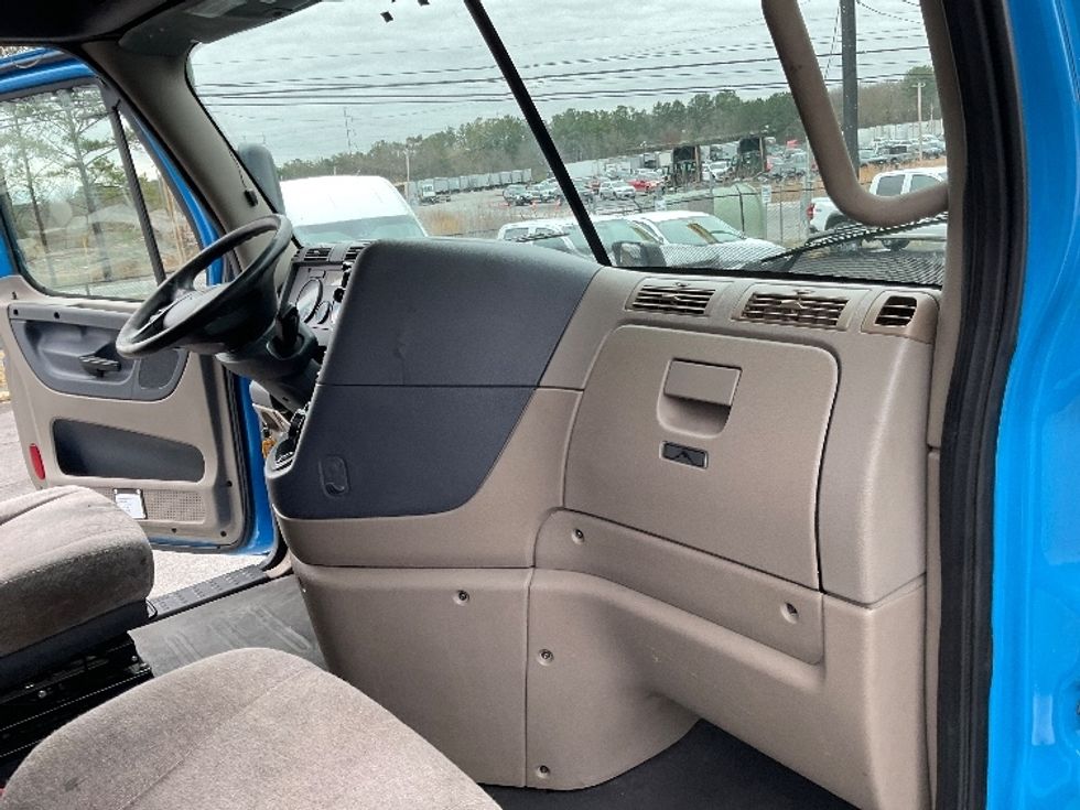 Sleeper Tractor-Heavy Duty Tractors-Freightliner-2020-Cascadia 12564ST-Dalton-GA-626,484\n\t\tmiles-$ 40,750 - Image 15