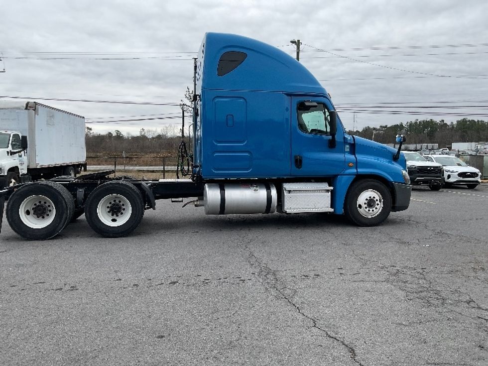 Sleeper Tractor-Heavy Duty Tractors-Freightliner-2020-Cascadia 12564ST-Dalton-GA-626,484\n\t\tmiles-$ 40,750 - Image 8