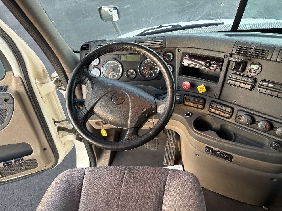 Sleeper Tractor-Heavy Duty Tractors-Freightliner-2020-Cascadia 12564ST-Denver-CO-167,862\n\t\tmiles-$ 86,000 - Image 11
