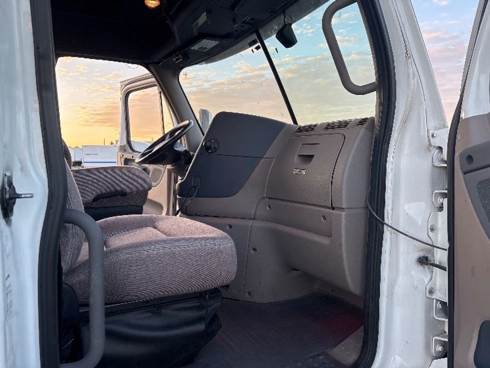 Sleeper Tractor-Heavy Duty Tractors-Freightliner-2020-Cascadia 12564ST-Denver-CO-167,862\n\t\tmiles-$ 86,000 - Image 15
