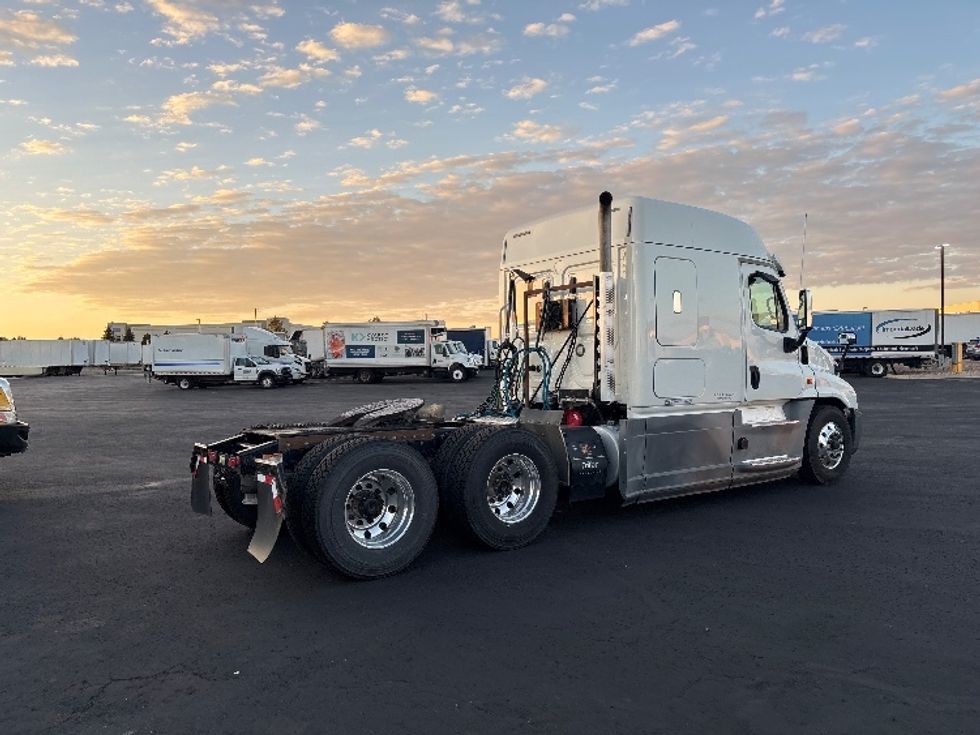 Sleeper Tractor-Heavy Duty Tractors-Freightliner-2020-Cascadia 12564ST-Denver-CO-167,862\n\t\tmiles-$ 86,000 - Image 7