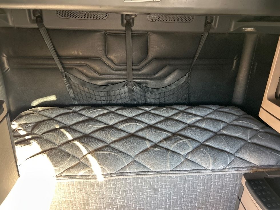 Sleeper Tractor-Heavy Duty Tractors-Freightliner-2020-Cascadia 12564ST-Des Moines-IA-531,508\n\t\tmiles-$ 49,250 - Image 17