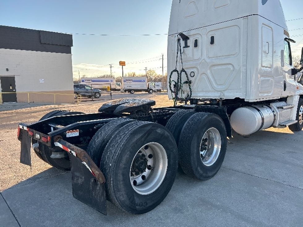 Sleeper Tractor-Heavy Duty Tractors-Freightliner-2020-Cascadia 12564ST-Des Moines-IA-531,508\n\t\tmiles-$ 49,250 - Image 23
