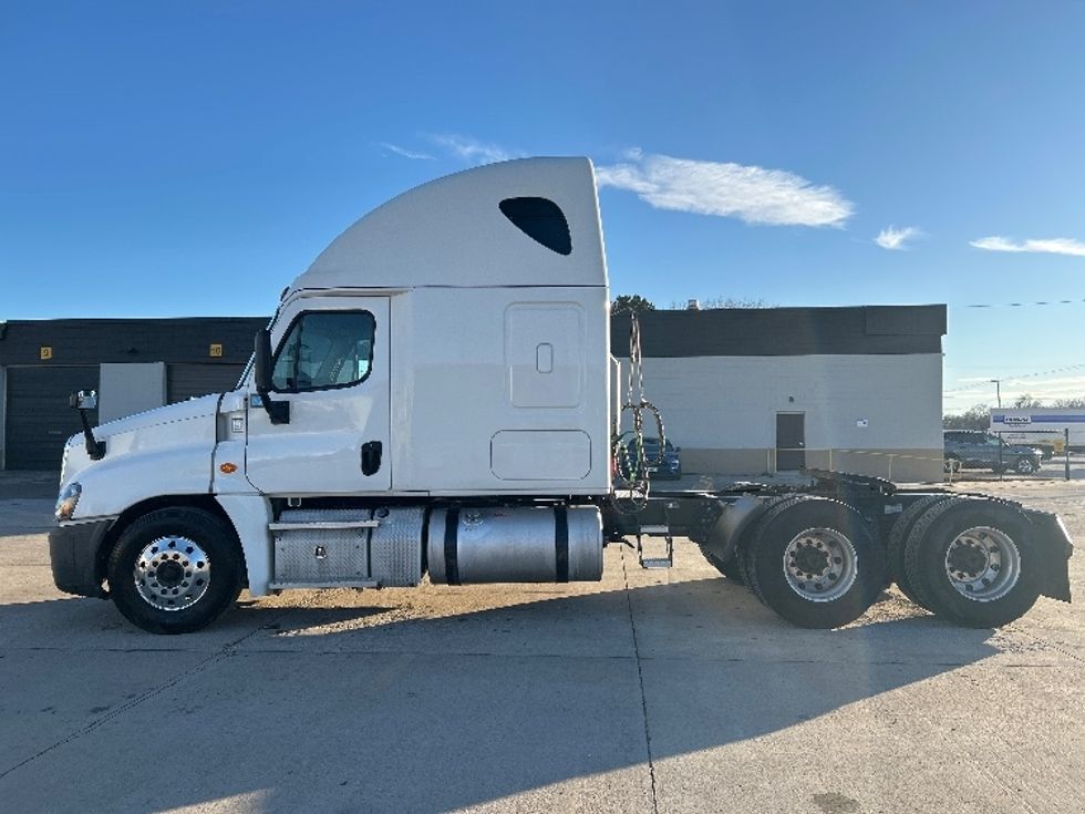 Sleeper Tractor-Heavy Duty Tractors-Freightliner-2020-Cascadia 12564ST-Des Moines-IA-531,508\n\t\tmiles-$ 49,250 - Image 4