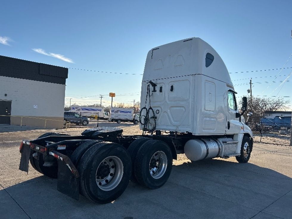 Sleeper Tractor-Heavy Duty Tractors-Freightliner-2020-Cascadia 12564ST-Des Moines-IA-531,508\n\t\tmiles-$ 49,250 - Image 7