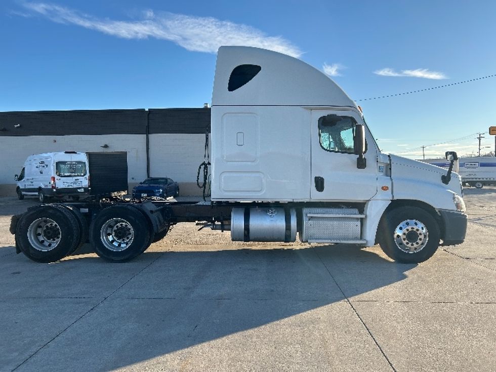 Sleeper Tractor-Heavy Duty Tractors-Freightliner-2020-Cascadia 12564ST-Des Moines-IA-531,508\n\t\tmiles-$ 49,250 - Image 8