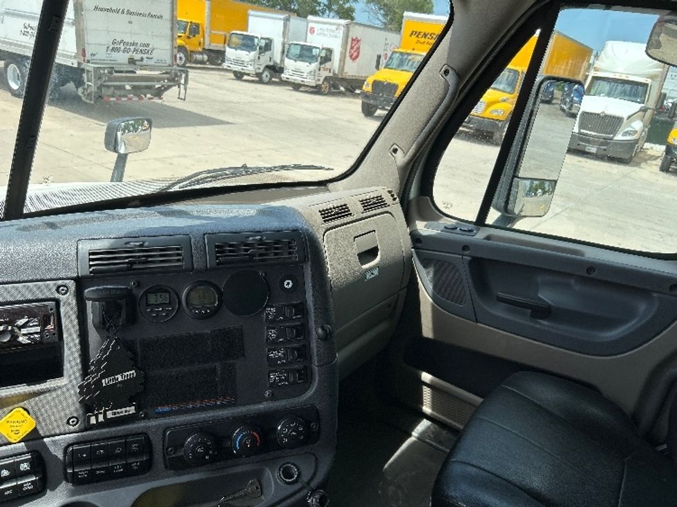 Sleeper Tractor-Heavy Duty Tractors-Freightliner-2020-Cascadia 12564ST-Des Moines-IA-550,716\n\t\tmiles-$ 52,750 - Image 12