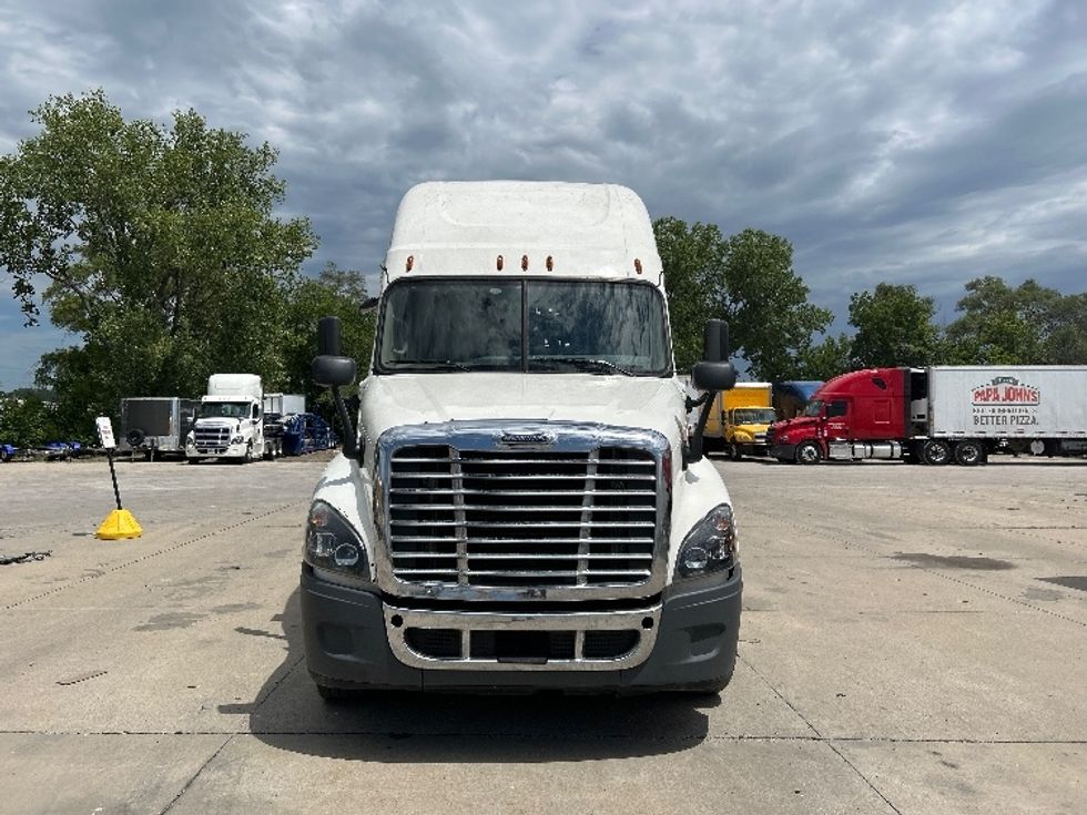 Sleeper Tractor-Heavy Duty Tractors-Freightliner-2020-Cascadia 12564ST-Des Moines-IA-550,716\n\t\tmiles-$ 52,750 - Image 2