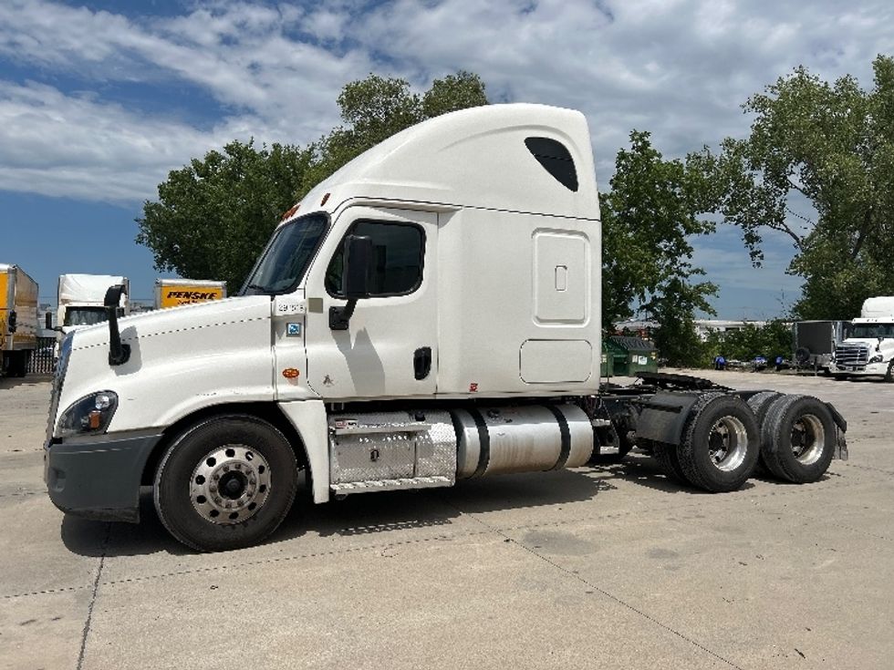 Sleeper Tractor-Heavy Duty Tractors-Freightliner-2020-Cascadia 12564ST-Des Moines-IA-550,716\n\t\tmiles-$ 52,750 - Image 4