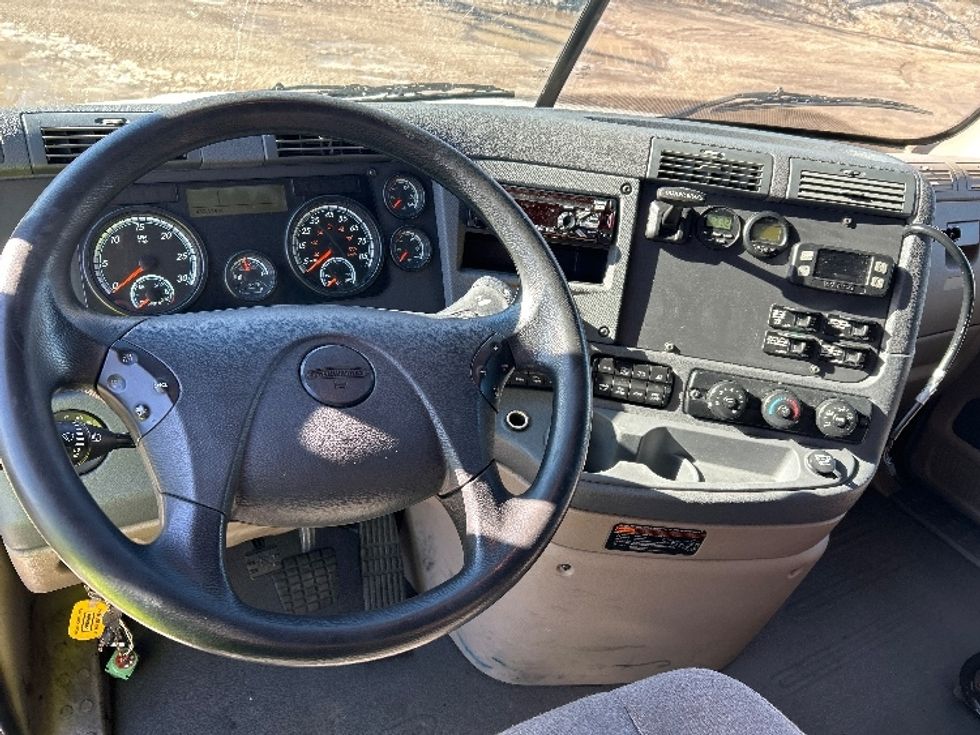 Sleeper Tractor-Heavy Duty Tractors-Freightliner-2020-Cascadia 12564ST-East Chicago-IN-432,113\n\t\tmiles-$ 55,000 - Image 11