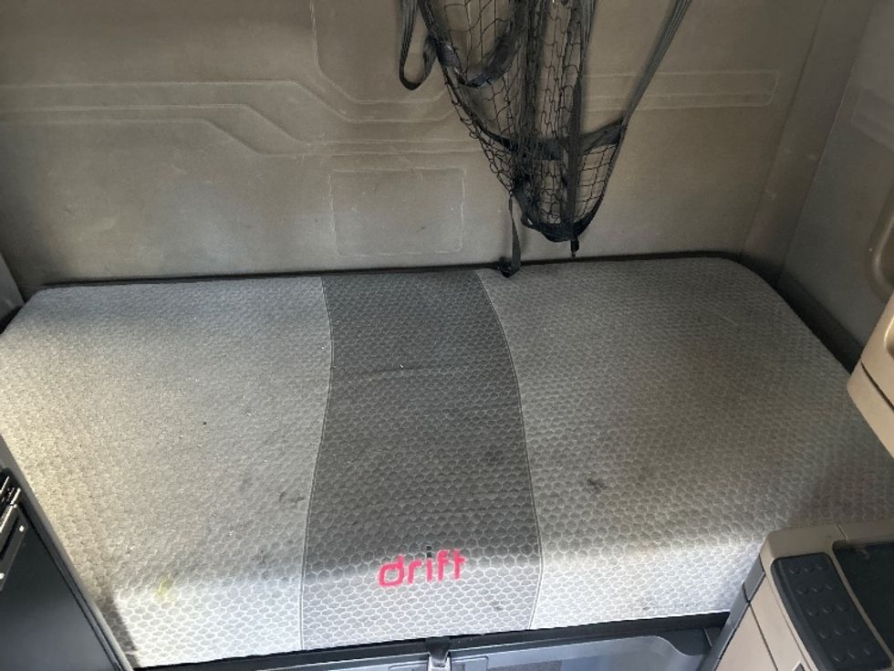 Sleeper Tractor-Heavy Duty Tractors-Freightliner-2020-Cascadia 12564ST-East Chicago-IN-432,113\n\t\tmiles-$ 55,000 - Image 17