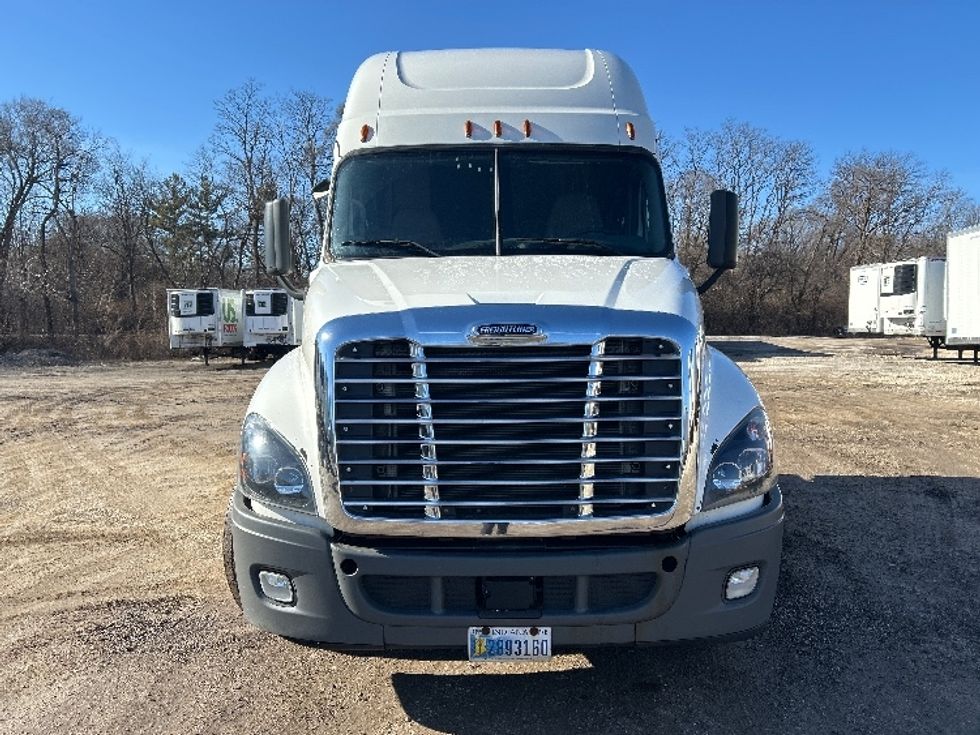 Sleeper Tractor-Heavy Duty Tractors-Freightliner-2020-Cascadia 12564ST-East Chicago-IN-432,113\n\t\tmiles-$ 55,000 - Image 2