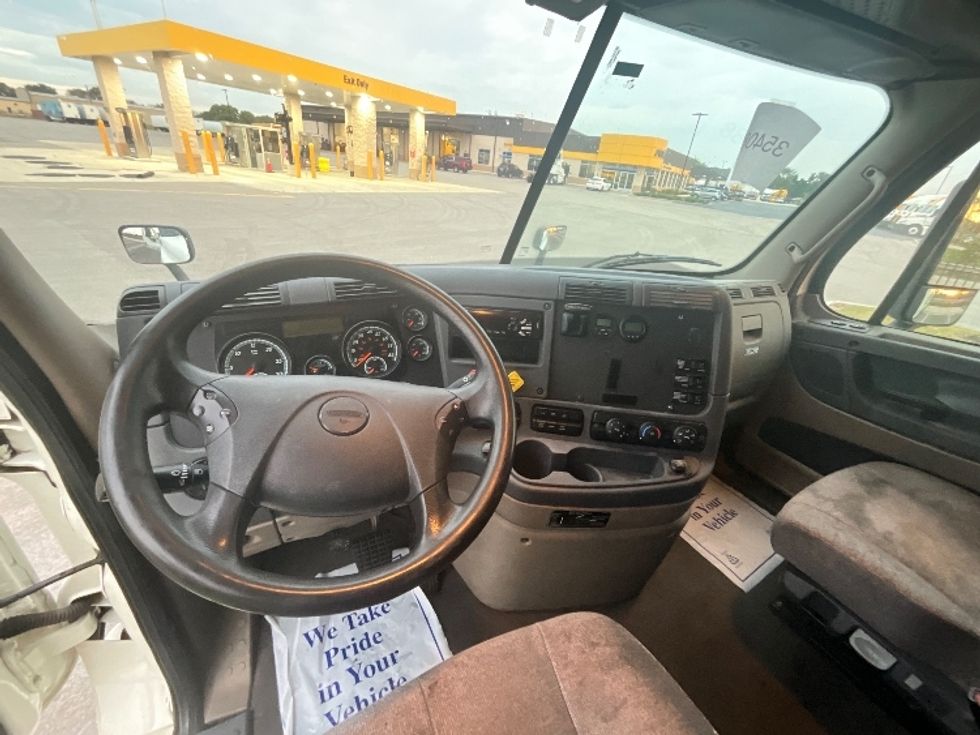 Sleeper Tractor-Heavy Duty Tractors-Freightliner-2020-Cascadia 12564ST-East Chicago-IN-433,499\n\t\tmiles-$ 57,250 - Image 11