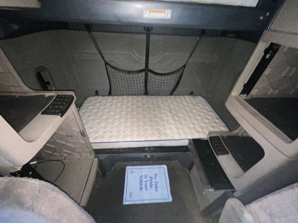 Sleeper Tractor-Heavy Duty Tractors-Freightliner-2020-Cascadia 12564ST-East Chicago-IN-433,499\n\t\tmiles-$ 57,250 - Image 16