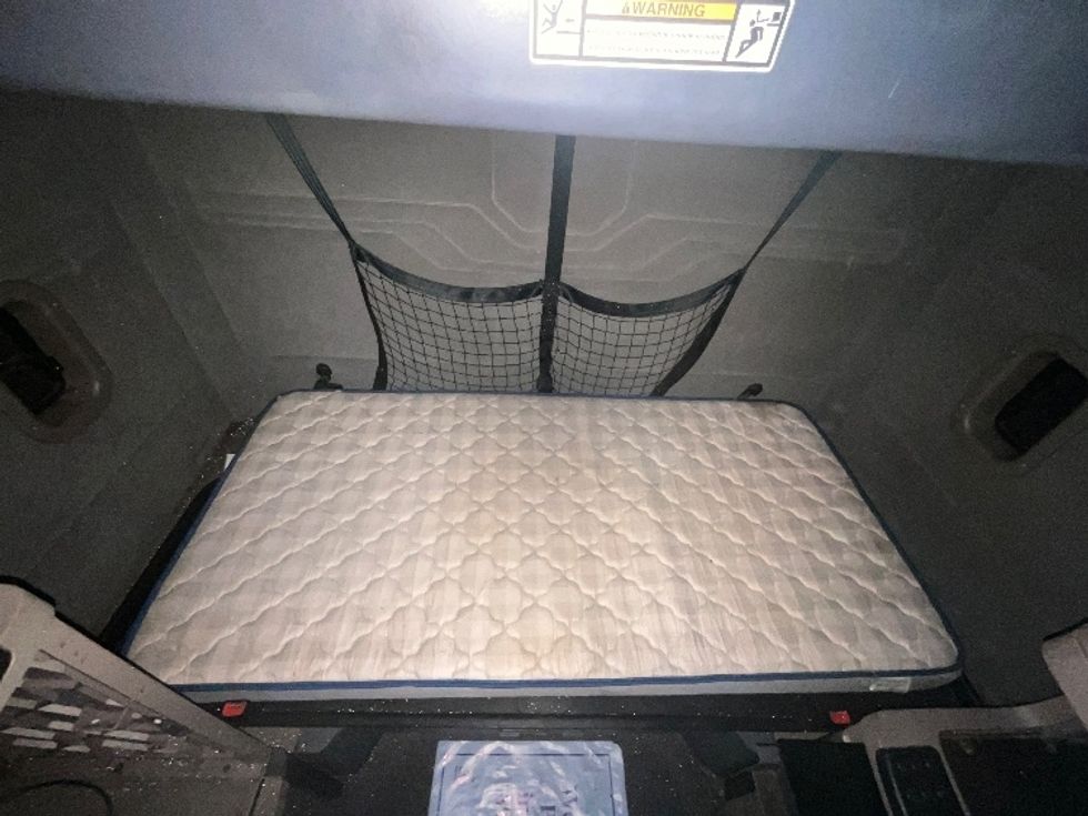 Sleeper Tractor-Heavy Duty Tractors-Freightliner-2020-Cascadia 12564ST-East Chicago-IN-433,499\n\t\tmiles-$ 57,250 - Image 17