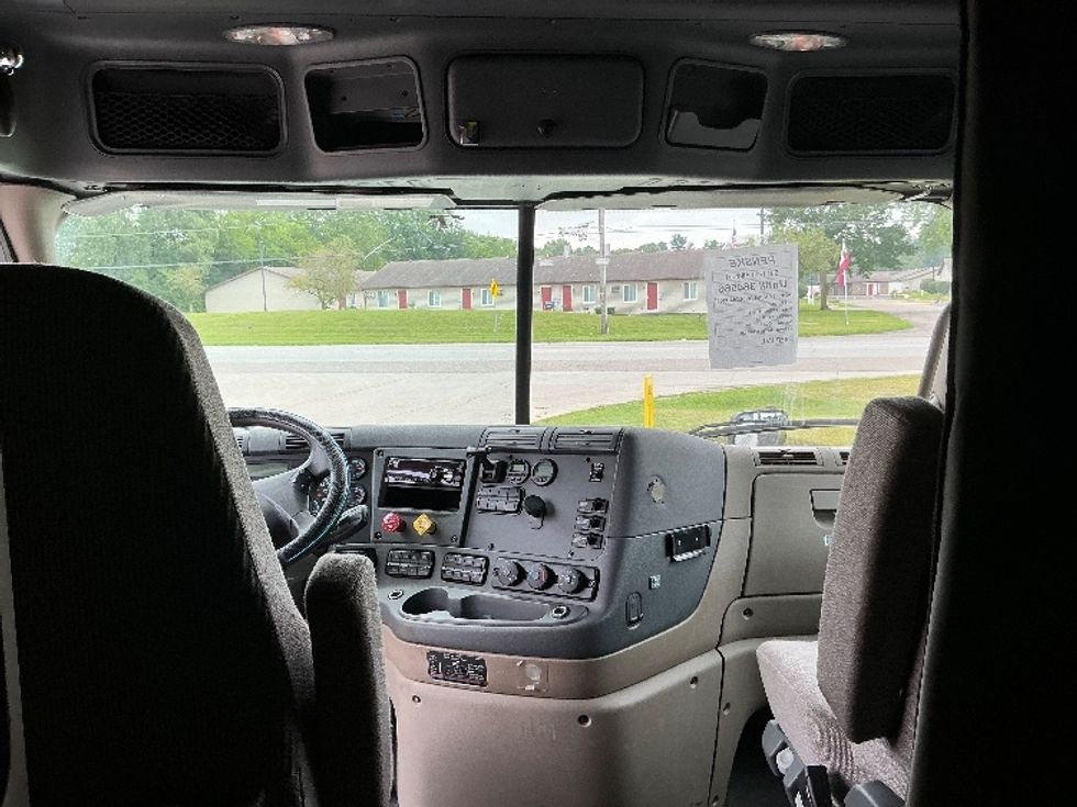 Sleeper Tractor-Heavy Duty Tractors-Freightliner-2020-Cascadia 12564ST-Elkhart-IN-264,263\n\t\tmiles-$ 71,250 - Image 12
