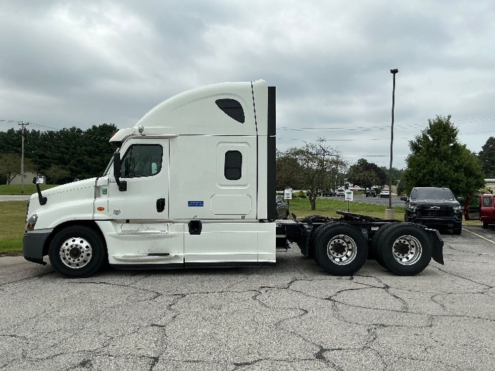 Sleeper Tractor-Heavy Duty Tractors-Freightliner-2020-Cascadia 12564ST-Elkhart-IN-264,263\n\t\tmiles-$ 71,250 - Image 4