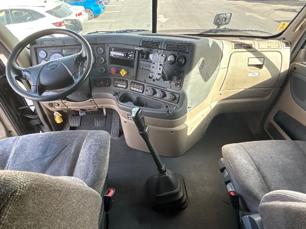 Sleeper Tractor-Heavy Duty Tractors-Freightliner-2020-Cascadia 12564ST-Fontana-CA-364,921\n\t\tmiles-$ 66,000 - Image 12